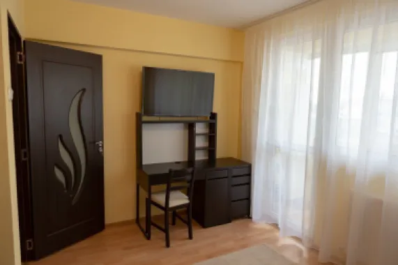 BRASADAS închiriază garsoniera et 9/9 40mp Dimtrie Cantemir.