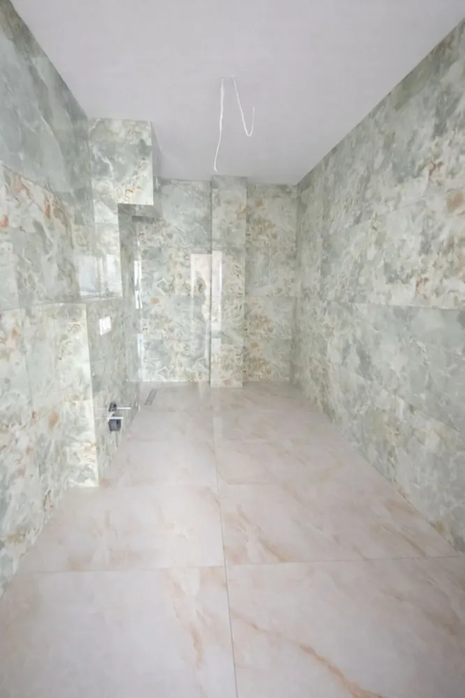 Spatiu de inchiriat , Open Space Generos , zona Centrala - Direkt Imobiliare ofera spre inchiriere  un spatiu modern , extrem de spatios , situat intr o zona centrala , ideal pentru dezvoltarea afacerii tale.

Proprietatea se remarca printr o compartimentare open space , oferind flexibilitate in amenajare , fiind potrivita pentru birouri , showroom, cabinet medical , cabinet analize medicale , sau alte activitati comerciale.

Caractersitici principale :

Suprafata generoasa , compartimentare open space

Lumina naturala din abundenta

Acces facil din zona centrala

Posibilitate de personalizare in functie de nevoi

Spatiu versatil , usor de adaptat

Datorita pozitionarii excelente si a compartimentarii moderne , acest spatiu reprezinta alegerea ideala pentru un business care isi doreste vizibilitate si confort .

Pentru detalii suplimentare si programarea unei vizionari , va stam la dispozitie !