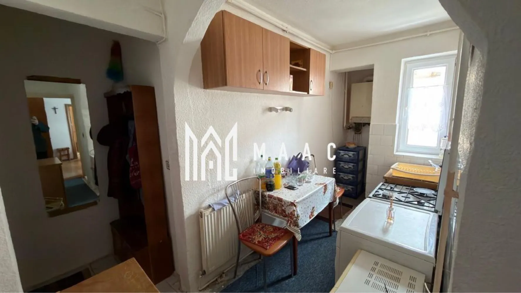 Apartament 2 camere | Etaj 3 | Balcon | Hipodrom 3 - MAAC Imobiliare vă propune spre închiriere un apartament cu 2 camere, semidecomandat, situat în zona Cireșica din Sibiu.

Detalii apartament
2 camere
Compartimentare: semidecomandat
Balcon
Spațiu bine organizat
Dotări
Mobilat și utilat
Cablu TV și internet (fără televizor)
Apartament pregătit pentru mutare
Condiții închiriere
Nu se acceptă animale de companie
Nu se acceptă cetățeni străini
Garanție: echivalentul unei luni de chirie
Avantaje locație
Zonă liniștită – Cireșica
Acces rapid către magazine și transport public
Aproape de puncte de interes din oraș

Pentru mai multe informații sau pentru a programa o vizionare specificati ID: CP2995474