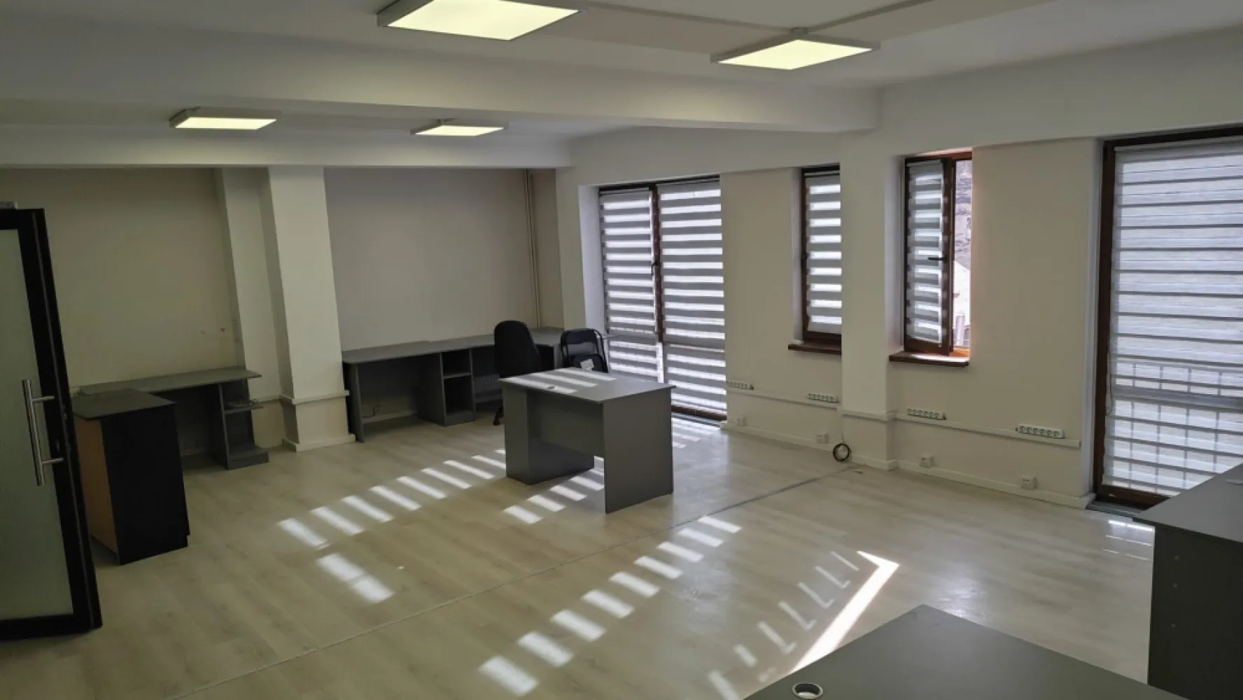 Spatiu de birou 60mp. cu parcare,zona Centrală