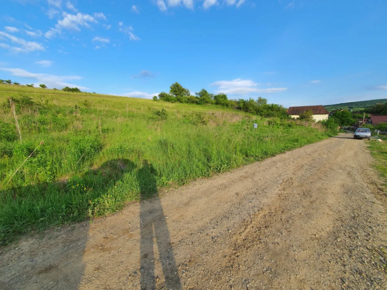 Teren 1.370 mp, intravilan, Livezeni, 0% comision - Vă oferim spre vânzare un teren cu suprafața de 1.370 mp. situat în Livezeni,oferit de Zap Imobiliare, comision ZERO.

Descriere:
- toate utilitățile la 50 m
- suprafața teren 1.370 mp
- deschidere de 26 m. la 2 drumuri 

Cei interesați pot achiziționa terenul la prețul de 53.500 EURO 

Dacă vă place această ofertă - sau pentru alte informații sunați la numărul de contact din anunț! 
Compania Zap Imobiliare vă pune la dispoziție toate informațiile, actele și documentele necesare alături de asistență și consiliere permanentă până la finalizarea achiziției imobiliare. Ne dorim să îți oferim cea mai plăcută experiență.