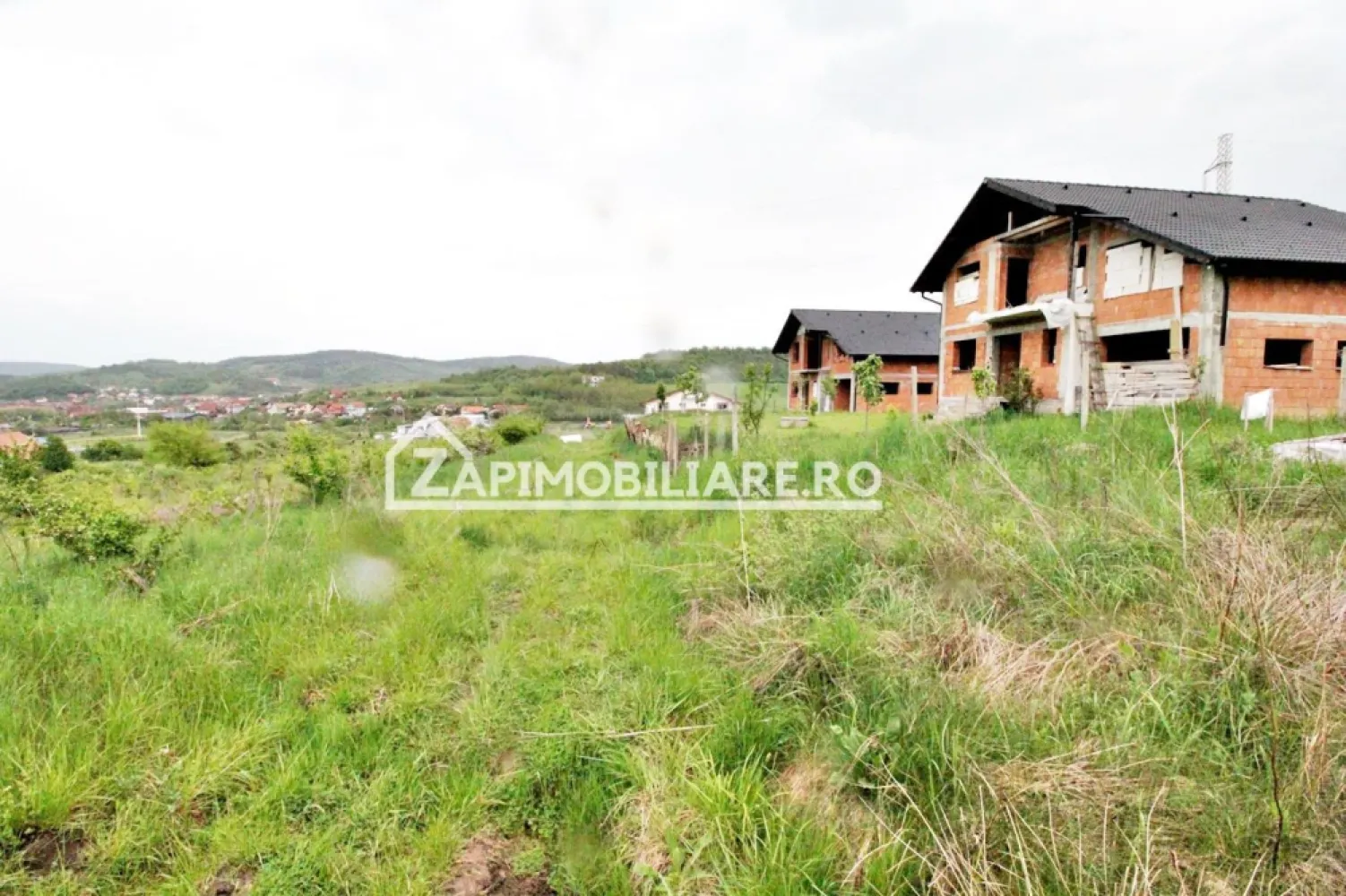 10 parcele teren intravilan intre 450 mp, și 617 mp Corunca - De vănzare 10 parcele de teren intravilan in Corunca in spate la Hotel Alesia 
parcelele sunt de 450 mp ,500 mp, 617 mp 
Terenul se vinde la pretul de 65 euro mp Euro negociabil. Comisionul este ZERO!
Dacă vă place această ofertă - sau pentru alte informații sunați la numărul de contact din anunț! 0774048706 Bogdan
Compania Zap Imobiliare vă pune la dispoziție toate informațiile, actele și documentele necesare alături de asistență și consiliere permanentă până la finalizarea achiziției imobiliare. Ne dorim să îți oferim cea mai plăcută experiență.