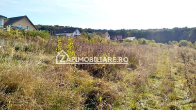 10 parcele teren intravilan intre 450 mp, și 617 mp Corunca