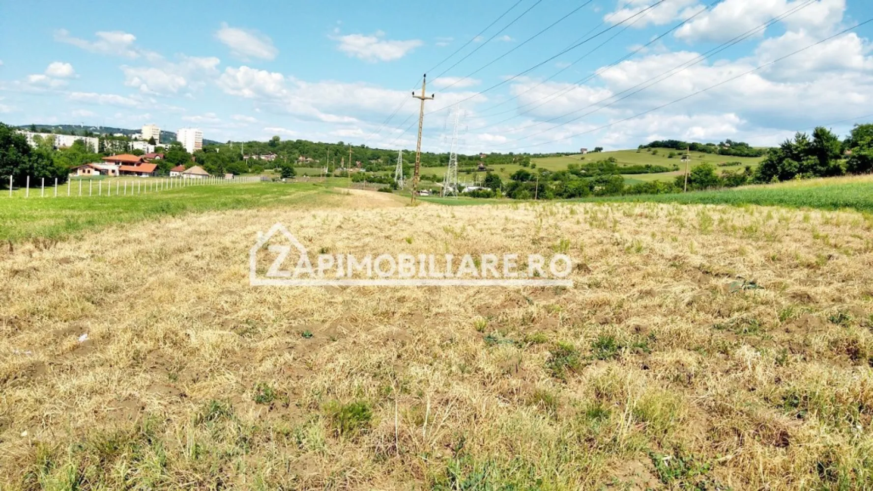 Teren 7.000 mp, Targu Mures - De vânzare 7.000 mp Teren în Târgu Mureș, strada Mestecănișului
Proprietatea se află într-o zonă cu un confort deosebit, datorită amplasării în imediata apropiere a tot ceea ce înseamnă viață modernă, și anume: mijloace de transport în comun, magazine, unități de învățământ de toate gradele, piață, parc, bănci, farmacii, s.a.
Terenul se vinde la prețul de 146.000 Euro negociabil. Comisionul este ZERO!
Dacă vă place această ofertă - sau pentru alte informații sunați la numărul de contact din anunț! 
Compania Zap Imobiliare vă pune la dispoziție toate informațiile, actele și documentele necesare alături de asistență și consiliere permanentă până la finalizarea achiziției imobiliare. Ne dorim să îți oferim cea mai plăcută experiență.