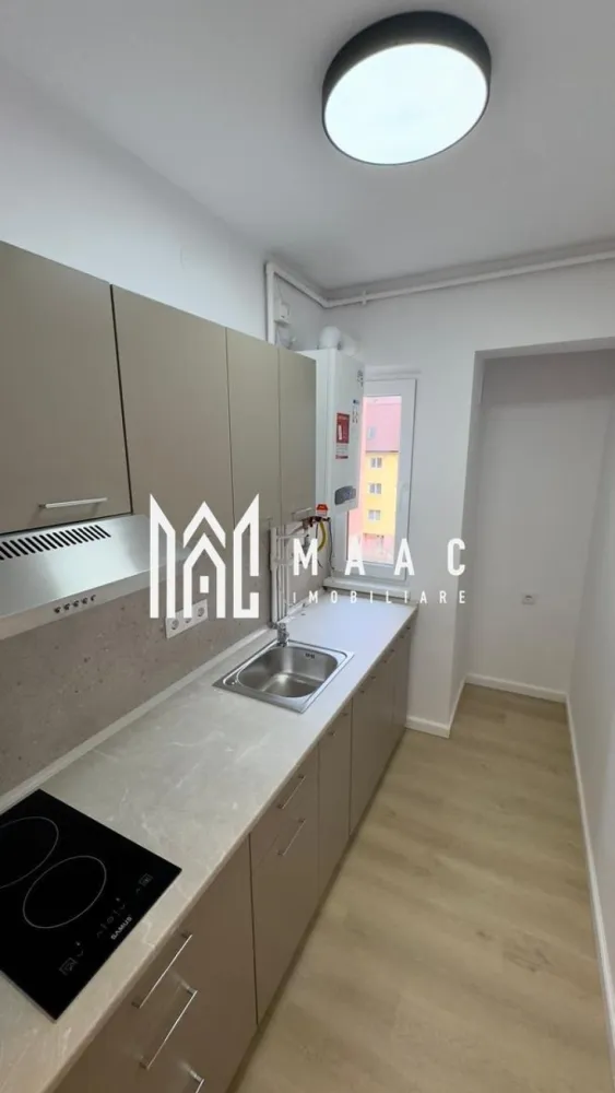 APARTAMENT 2 CAMERE I ZONA CEDONIA - MAAC Imobiliare vă propune spre vânzare un apartament semidecomandat cu 2 camere, situat în zona Cedonia, o locație apreciată pentru accesul facil către mijloace de transport, magazine și alte puncte de interes urban.

Locuința este compartimentată practic, fiind compusă din două camere, bucătărie mobilată și baie, oferind un spațiu funcțional și confortabil pentru locuire. Apartamentul este complet renovat, ceea ce permite viitorilor proprietari să se mute imediat, fără a fi necesare investiții suplimentare.

Proprietatea este liberă pentru mutare imediată, reprezentând o alegere potrivită atât pentru locuință personală, cât și pentru investiție.

Pentru mai multe detalii sau pentru programarea unei vizionări, vă rugăm să menționați telefonic numărul CP2993019.
