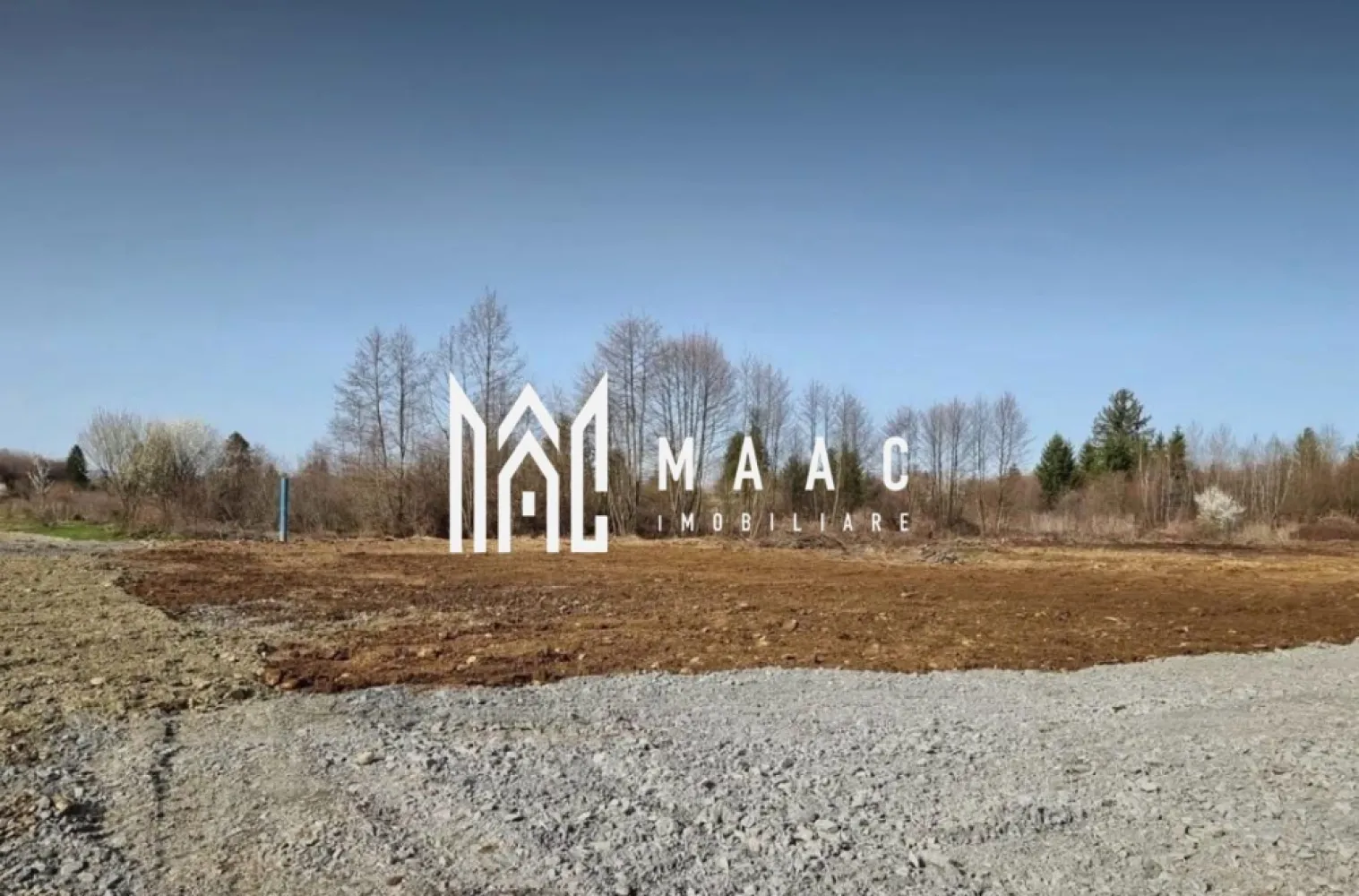 TEREN INTRAVILAN 4007 MP I VALEA AVRIGULUI - MAAC Imobiliare vă propune spre vânzare un teren intravilan cu suprafața de 4007 mp, situat pe Valea Avrigului, într-o zonă deosebită, apreciată pentru peisajele naturale spectaculoase și apropierea de Munții Făgăraș. Locația oferă un cadru ideal pentru relaxare și dezvoltare, beneficiind de acces facil către orașul Avrig și către diverse obiective turistice din împrejurimi.

Terenul se remarcă prin poziționarea într-un cadru pitoresc, cu râuri, păduri și priveliști montane, fiind potrivit pentru cei care caută liniște și conexiune cu natura. În același timp, accesibilitatea este un avantaj important, datorită legăturilor rapide către Sibiu și zonele turistice din regiune.

Proprietatea oferă multiple posibilități de dezvoltare, fiind ideală pentru construcții rezidențiale, case de vacanță, pensiuni sau proiecte turistice, valorificând potențialul zonei aflate în continuă dezvoltare.

Caracteristici:
-suprafață: 4007 mp
-teren intravilan
-acces facil către Avrig și zonele turistice
-posibilități multiple de dezvoltare: rezidențial sau turistic
-curent disponibil
-drumuri amenajate

Pentru mai multe detalii sau pentru programarea unei vizionări, vă rugăm să menționați telefonic numărul CP2995272.