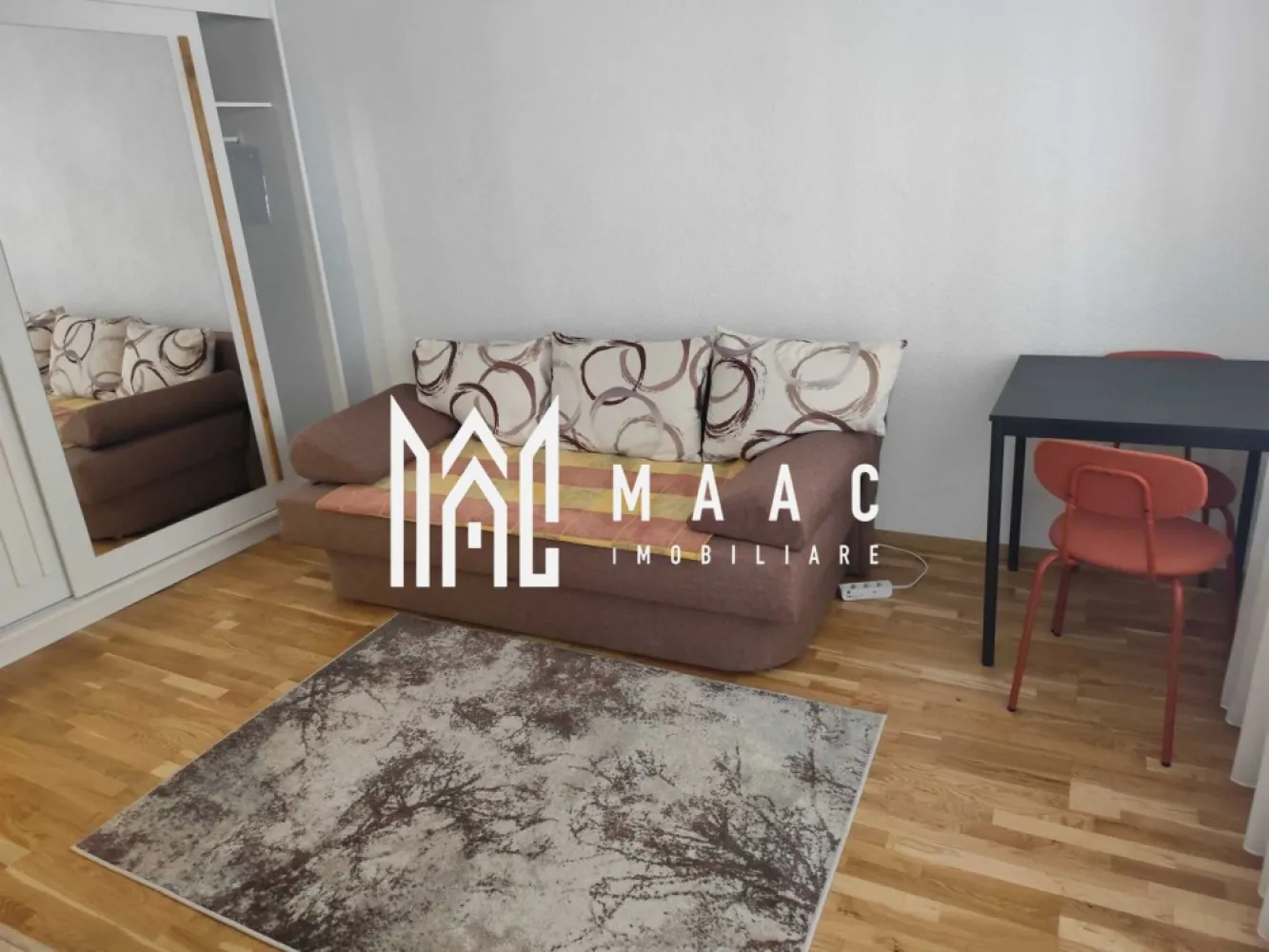 Garsoniera | Etaj 3 | Balcon | Valea Aurie - MAAC Imobiliare vă propune spre închiriere o garsonieră situată în zona Valea Aurie din Sibiu, într-o zonă liniștită și apreciată.

Detalii garsonieră
Suprafață utilă: 27 mp
Balcon
Compartimentare practică
Spațiu eficient organizat
Avantaje
Zonă verde și liniștită – Valea Aurie
Aproape de magazine, transport public și puncte de interes
Potrivită pentru o persoană
Condiții închiriere
Nu se acceptă animale de companie 

Pentru mai multe informații sau pentru a programa o vizionare, nu ezitați să ne contactați, specificand ID: CP2995696