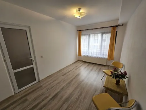 BRASADAS vinde ap Nou cu 2 cam etaj 2/4 in Carpați 2.