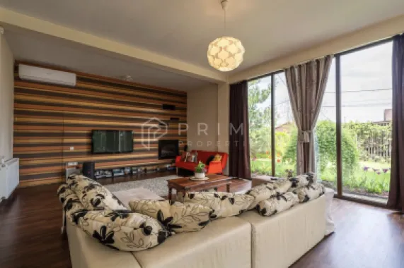 Vilă cu design și dotări deosebite de vânzare