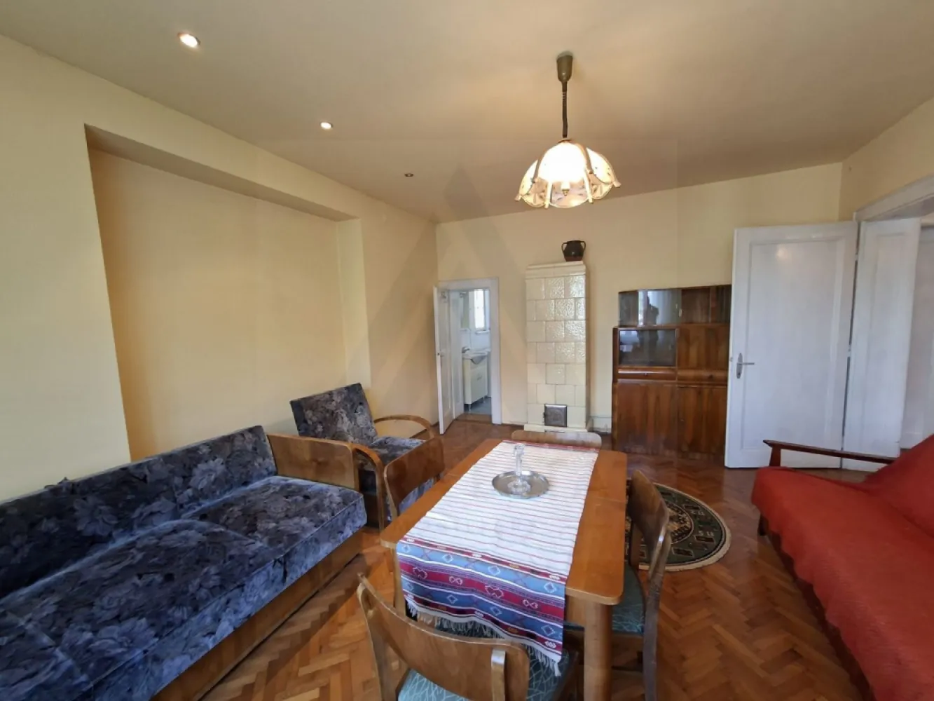 Apartament 4 camere 110 mp utili cu teren aferent si 2 bai Central