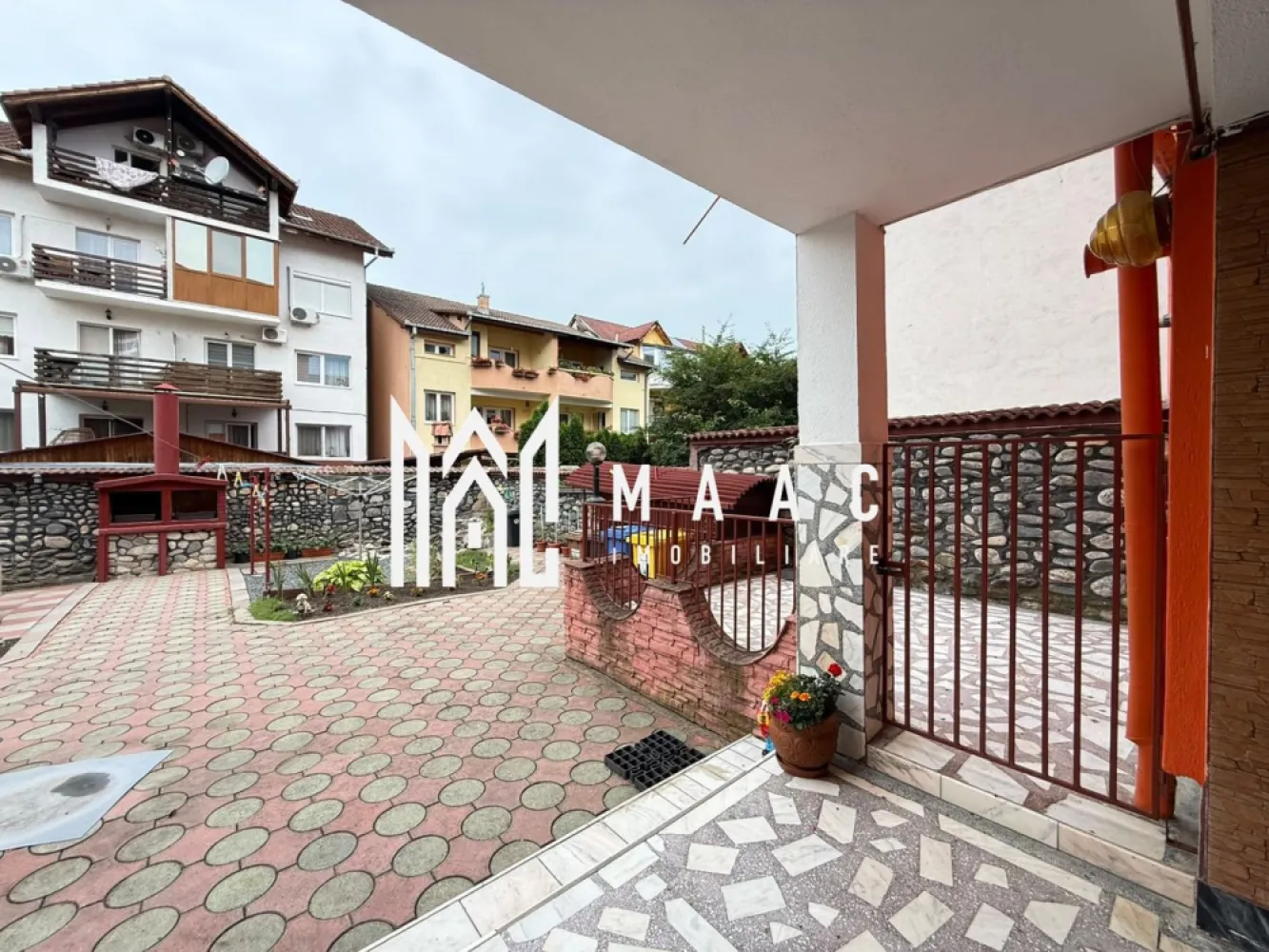 Apartament 4 camere | Curte | 3 bai | 4 balcoane | Strand