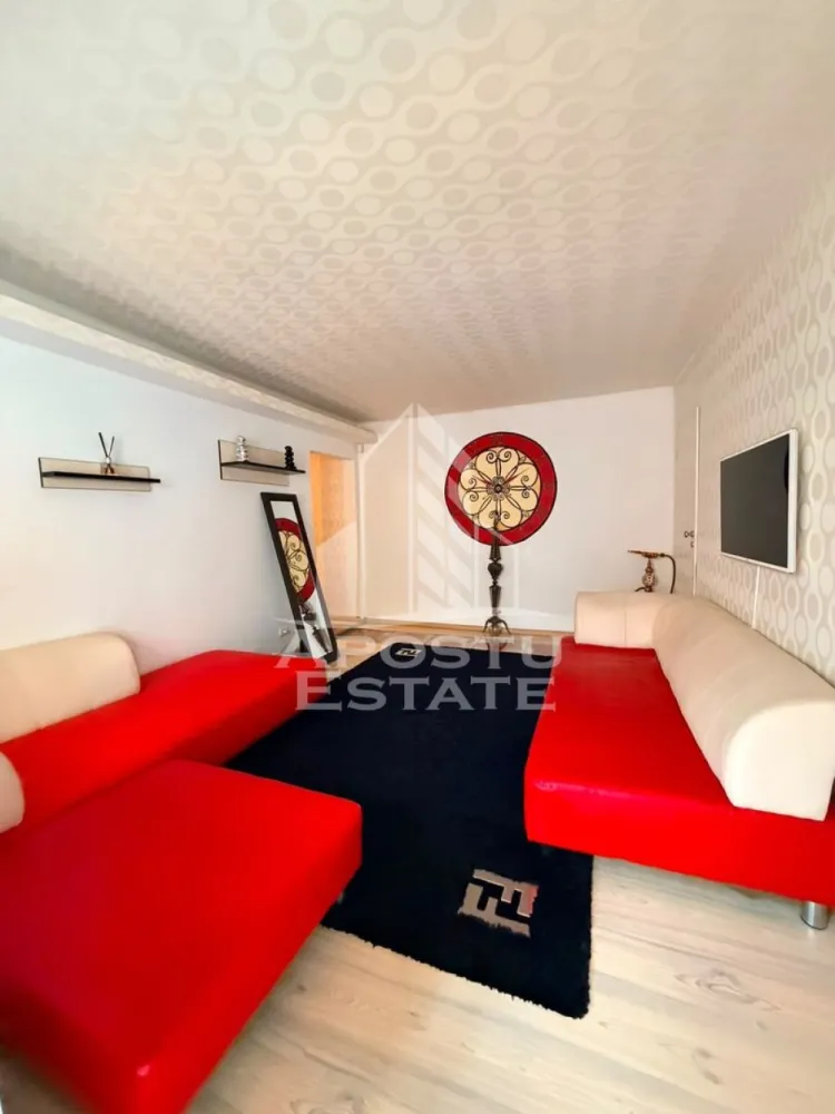 Apartament cu 3 camere de inchiriat, Take Ionescu , Timisoara - Agentia imobiliara APOSTU ESTATE va propune spre inchiriere un apartament cu 3 camere, spatios si luminos, situat in zona Take Ionescu , o zona linistita si bine pozitionata din Timisoara, potrivit pentru cupluri,familii, sau studenti care isi doresc o locuinta unde sa se simta confortabil si cu acces facil catre scoli, statii de autobuz, supermarketuri , magazine de zona, parcuri.

Suprafata utila: 80 mp
Compartimentare eficienta:
-Hol de acces generos
-Bucatarie complet mobilata si utilata, cu loc de luat masa
-Living luminos si spatios
-Dormitor mobilat si utilat
-Dormitor secundar cu canapea 
-Baie prevazuta cu dus 

Confort si facilitati:
-Incalzirea apartamentului: centrala proprie 
-Apartamentul este complet mobilat si utilat de către proprietar 

Localizare:
-Timis,Timisoara, zona Take Ionescu ,acces facil spre magazine, supermarketul Lidl, scoli, parcuri si mijloace de transport in comun.

Ideal pentru:
-Cupluri
-Studenti

Pret chirie lunara: 360 euro ( usor negociabil)
Programeaza o vizionare pentru a-ti putea imagina viitorul aici!
ID intern: CP3215567