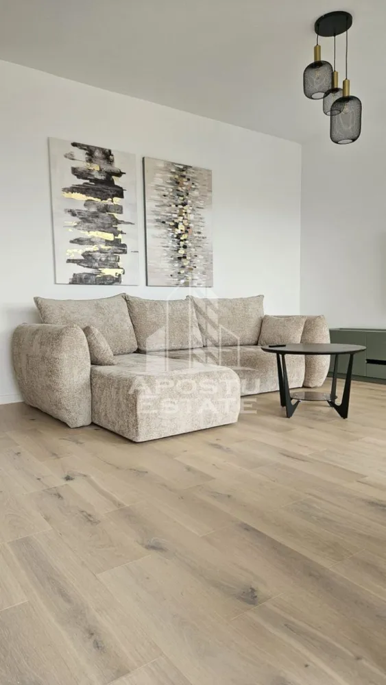 Apartament cu 2 camere de inchiriat, Timisoara zona Circumvalatiunii - Agentia imobiliara APOSTU ESTATE va propune spre inchiriere un apartament cu 2 camere, spatios si luminos, situat in zona Circumvalatiunii, o zona linistita si bine pozitionata din Timisoara, potrivit pentru cupluri,familii, sau studenti care isi doresc o locuinta unde sa se simta confortabil si cu acces facil catre scoli, statii de autobuz, supermarketuri , magazine de zona, parcuri.

Suprafata utila: 55 mp
Compartimentare eficienta:
-Hol de acces generos
-Bucatarie complet mobilata si utilata, cu loc de luat masa
-Living luminos si spatios
-Dormitor mobilat si utilat
-Baie prevazuta cu cada

Confort si facilitati:
-Incalzirea apartamentului: centrala proprie 
-Apartamentul este complet mobilat si utilat
-Apartamentul este mobilat si utilat de catre proprietar
-Apartamentul se afla la prima inchiriere

Localizare:
-Timis,Timisoara, zona Circumvalatiunii – acces facil spre magazine, supermarketul Lidl, scoli, parcuri si mijloace de transport in comun.

Ideal pentru:
-Familii
-Cupluri
-Studenti

Disponibilitate: imediata
Pret chirie lunara: 700 Euro + 70 Euro locul de parcare
Programeaza o vizionare pentru a-ti putea imagina viitorul aici!
ID intern: CP3215363