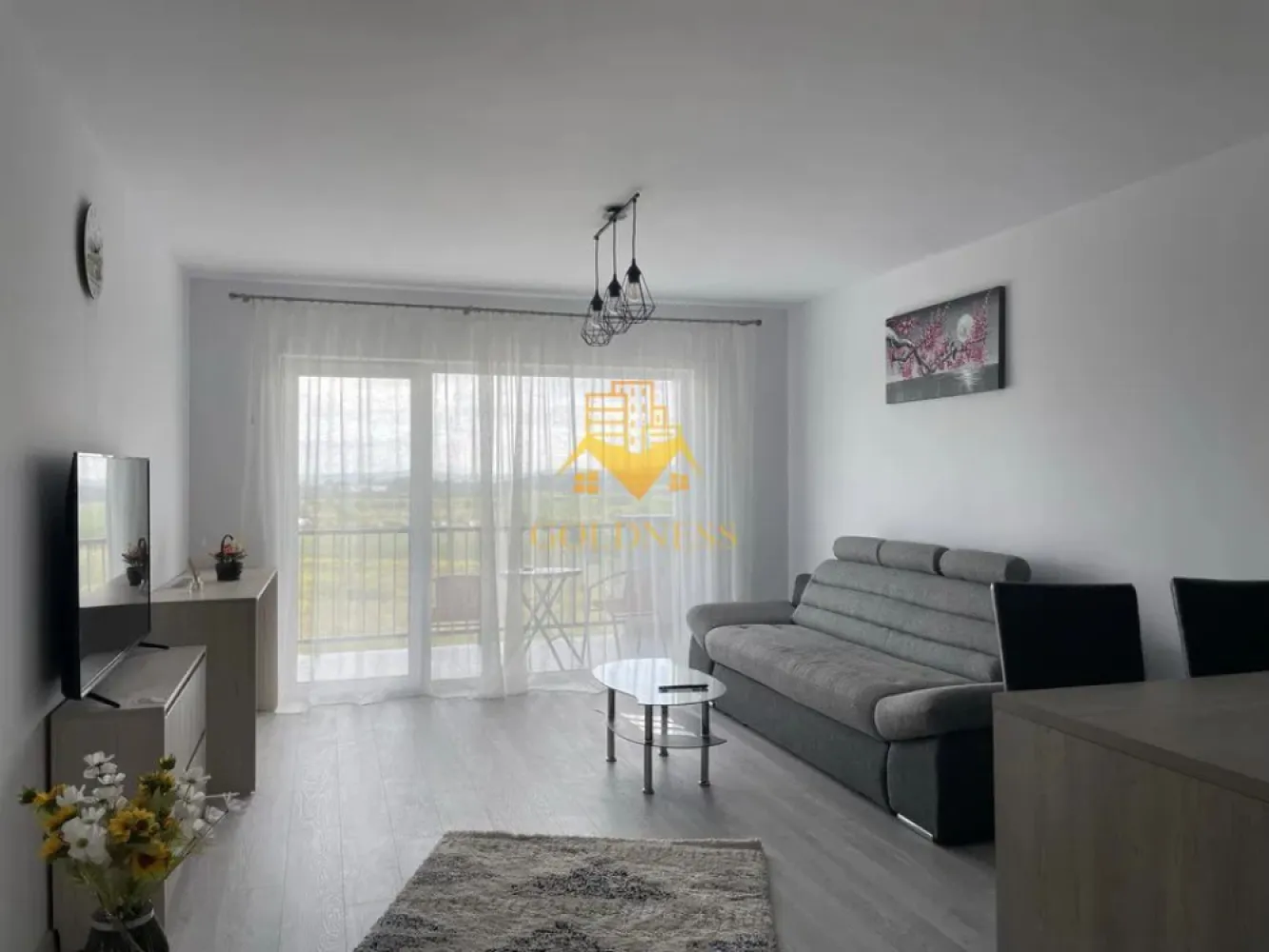 2 camere, bloc nou, garaj, Gheorgheni,Soporului zona Iulius Mall,FSEGA - GOLDNESS Imobiliare vă propune spre închiriere un apartament cu 2 camere complet mobilat și utilat, la etajul 6 într-un imobil de 7 etaje, în Cartierul Gheorgheni.
Dispune de loc de parcare subterana!
Se află în apropierea stațiilor de transport în comun, magazine, restaurante, spații verzi, farmacii, etc. 

Apartamentul este compartimentat astfel:
 - dormitor cu pat matrimonial, dressing, noptiere
 - living cu bucatarie open space complet utilată și mobilată, canapea extensibilă, loc de servit masa 
 - baie cu cada, calorifer port prosop și dulap pentru depozitare.
 - terasa de 10 mp.

Imobilul este dotat cu toate cele necesare- centrală proprie, frigider, aragaz, hotă, mașină de spălat haine, etc. 

Dacă sunteți interesați de acest apartament și doriți să îl vizionați, dar și pentru alte oferte nu ezitați să ne contactați telefonic sau prin e-mail. Vă stăm la dispoziție!
Pentru intermediere se percepe un comision de 50% din prețul chiriei!