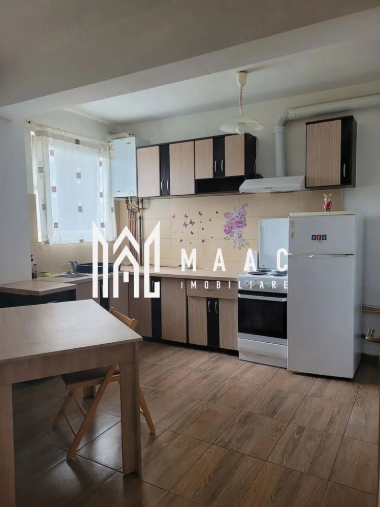 Apartament 2 camere decomandat | Hipodrom 3, Sibiu | balcon 12 mp - Apartament cu 2 camere decomandat în Hipodrom 3, Sibiu, cu 60 mp utili și balcon de 12 mp, pentru cei care caută apartamente de închiriat Sibiu într-un imobil construit în 2008.

Detalii proprietate:
• Suprafață utilă: 60 mp
• Compartimentare: 2 camere decomandate, bucătărie, baie și holuri
• Balcon mare de 12 mp
• Etaj 9 din 11
• Imobil construit în 2008
• Stare bună, complet mobilat
• Centrală proprie, cablu și internet
• Loc de parcare dedicat

Proprietatea este amplasată în zona Hipodrom 3 din Sibiu. Compartimentarea decomandată, balconul generos și parcarea dedicată susțin o utilizare practică a spațiului pentru locuire de zi cu zi.

Cod anunț CP3213429. Contactați echipa MAAC Imobiliare pentru detalii suplimentare și pentru programarea unei vizionări.

Conținut optimizat cu AI, aprobat de agent uman.