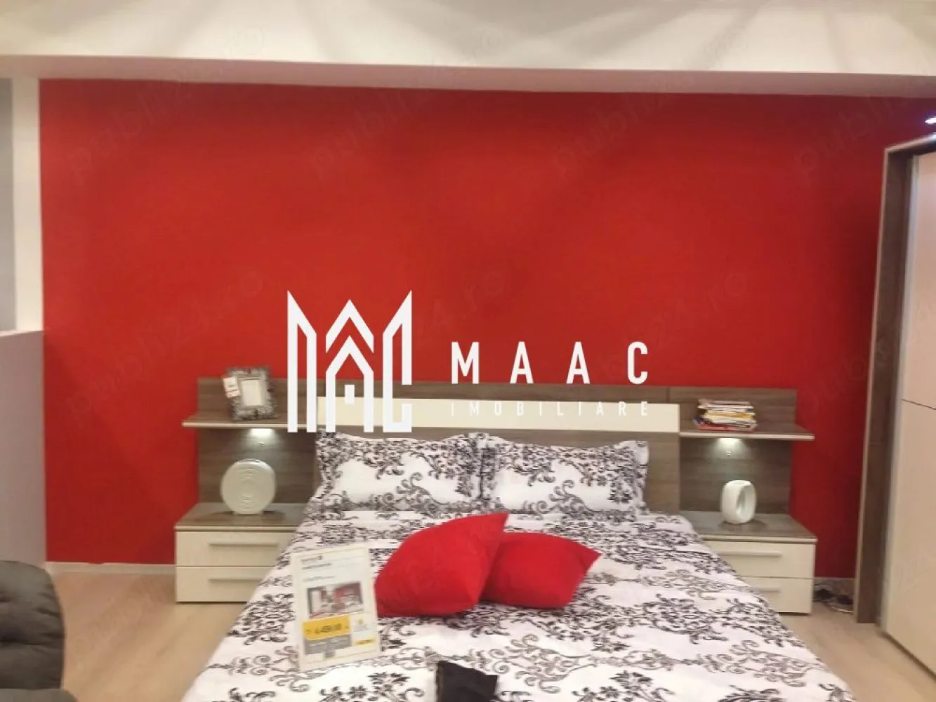 Apartament 2 camere decomandat | Turnișor, Sibiu | terasă, parcare - Apartament de închiriat în Sibiu, zona Turnișor, cu 2 camere decomandate, 54 mp utili și terasă, potrivit pentru mutare imediată într-un imobil construit în 2018.

Detalii proprietate:
• Suprafață utilă: 54 mp
• Compartimentare: living, dormitor dotate și cu televizor și bucătărie separată,toate cu ieșie pe terasă, baie, cu cadă, hol cu pantofar 
• Etaj 2 din 4
• An construcție: 2018
• Finisat modern, complet mobilat și utilat
• 1 baie, 1 bucătărie și 1 loc de parcare
• Disponibil imediat

Turnișor oferă acces rapid către Aeroportul Sibiu, Zona Industrială Vest și centrul orașului. În apropiere se ajunge ușor la magazine, farmacii și mijloace de transport, iar amplasarea într-o zonă liniștită îl face potrivit pentru locuire de zi cu zi.

Disponibil pentru închiriere fără animale de companie, fără subînchiriere și fără regim hotelier. 

Cod anunț CP3216186. Contactați-ne pentru o vizionare.

Conținut optimizat cu AI, aprobat de agent uman.