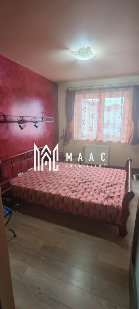 Apartament de închiriat Sibiu | 2 camere | Terezian, decomandat - Apartament de închiriat în Sibiu, zona Terezian, cu 2 camere decomandate, 55 mp utili, etaj 3, balcon și finisaje moderne, mobilat și utilat complet.

Detalii proprietate:
• Suprafață utilă: 55 mp
• Compartimentare: 2 camere decomandate
• Compartimentare interioară: living, dormitor, bucătărie, baie și balcon
• Etaj: 3
• Stare interioară: finisat modern
• Apartament mobilat și utilat complet
• An construcție imobil: 2011
• Confort: 1
• Baie: 1

Proprietatea este situată în Sibiu, în zona Terezian, conform datelor din anunț. Prezentarea rămâne strict bazată pe localizarea confirmată și pe caracteristicile apartamentului.

Pentru detalii suplimentare și programarea unei vizionări, contactați echipa MAAC Imobiliare. Nu se acceptă chiriași cu animale de companie. Cod anunț CP3216319.

Conținut optimizat cu AI, aprobat de agent uman.