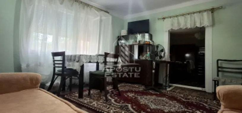 Casa 4 camere,Teren 360 mp Micalaca Garaj, Gradin