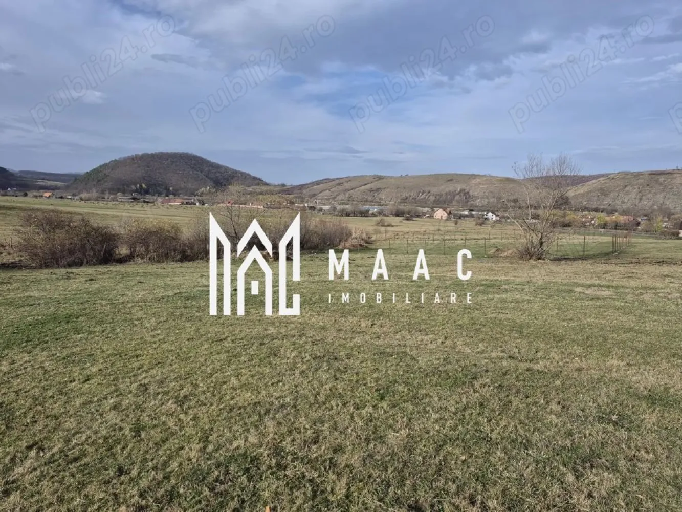 Teren extravilan | Investitie | Orlat - Maac imobiliare vă propune spre vânzare un teren de 1.500 mp, situat în comuna Orlat, un loc cunoscut pentru peisajele sale spectaculoase și liniștea specifică zonei de munte. Proprietatea se remarcă prin vederi superbe spre împrejurimi, fiind alegerea ideală pentru cei care caută un spațiu generos, cu potențial ridicat de dezvoltare sau pentru o investiție pe termen lung. Caracteristici ale terenului: Pentru acest teren a fost deja înaintată către Primăria Orlat o cerere oficială pentru realizarea drumului de acces, iar documentația a fost aprobata. În urma aprobării, administrația locală urmează să demareze amenajarea și deschiderea traseului de acces, ceea ce va facilita deplasarea către parcelă și va crește valoarea investiției. Avantaje: Zonă liniștită, departe de agitația urbană Pentru mai multe detalii si programarea unei vizionări, va invitam sa contactati Maac imobiliare, specificand: CP2818139