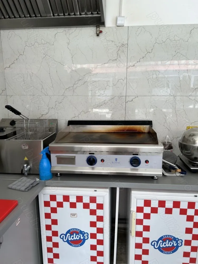 BRASADAS vinde afacere Burger,clătite. - Agentia BRASADAS vinde afacere situată în sectorul 5 (zona Sebastian )lângă stația de tramvai într-o zonă circulată intens cu toate utilajele și utilitățile (gaz,220 380 ,apa caldă )frigidere,congelatoare .se poate vinde cu tot cu S.R.L ..avize la zii,contracte ,dezinfecție,gunoi,deșeuri origine animală!
Pret 7000 euro.