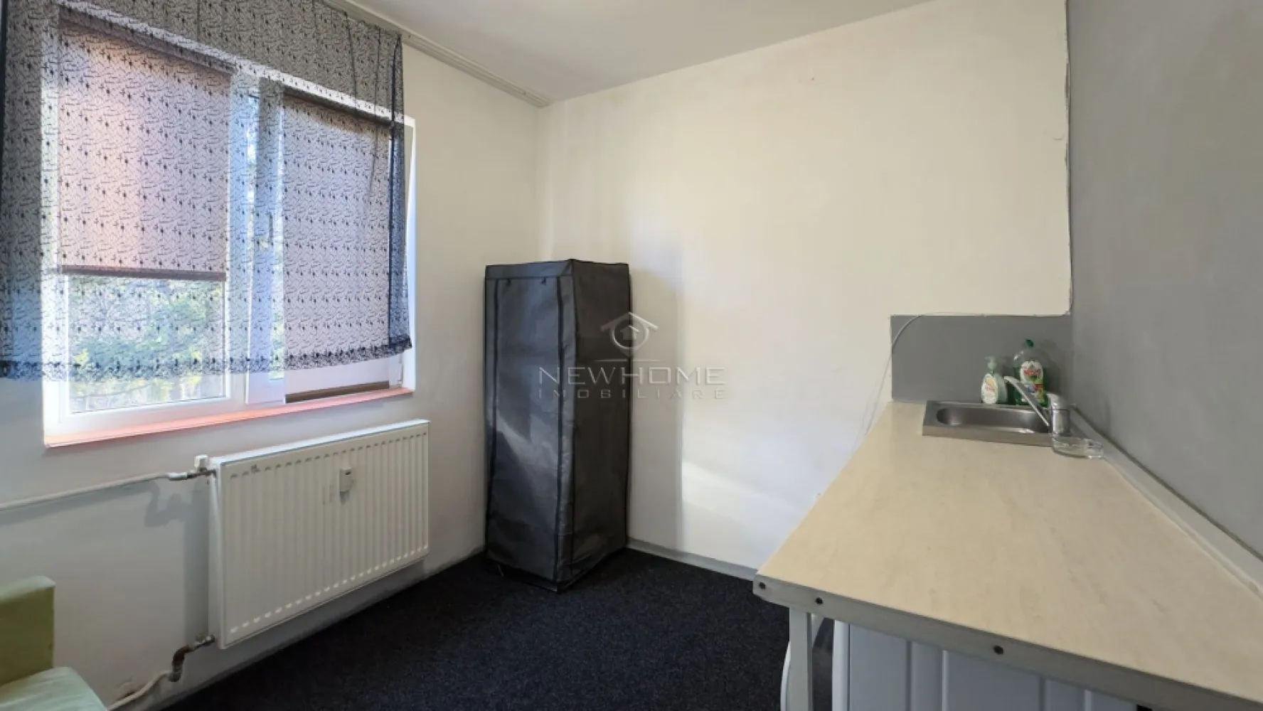 Apartament 1 camere, zona Interservisan Gheorgheni - NewHOME Imobiliare ofera in EXCLUSIVITATE spre inchiriere apartament cu 1 camera, situat pe Str. Liviu Rebreanu, zona Interservisan, cartier Gheorgheni. Apartamentul este amplasat la etajul 4 din 4. Dispune de suprafata utila de 12 mp. Compartimentat astfel: hol, baie, camera. Avand in vedere poziția si avantajele zonei este una de interes, datorita pozitionarii fiind in apropiere de Iulius Mall, Baza, Sportiva, Fsega, dar si catre toate punctele de interes. Pentru mai multe informatii si pentru a programa o vizionare, contactati-ne cu incredere!