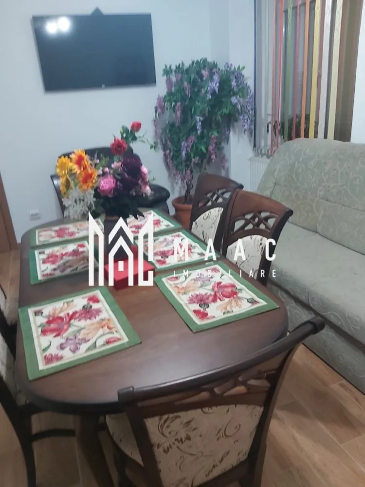 Apartament 2 camere | Parter | Pretabil spațiu comercial | Zona Milea - MAAC Imobiliare vă propune spre vânzare un apartament decomandat cu 2 camere, situat la parter, în zona Bulevardul Vasile Milea, în apropiere de OMV, o locație cu vad bun și acces facil din Sibiu.

Caracteristici principale
 • compartimentare decomandată
 • situat la parter
 • se vinde complet mobilat și utilat

Avantaje
 • poziționare excelentă, cu vizibilitate bună
 • pretabil pentru schimbare de destinație în spațiu comercial
 • ideal pentru birouri, salon, cabinet sau investiție
 • acces facil către principalele artere ale orașului

Această proprietate reprezintă o oportunitate excelentă, atât pentru locuință, cât și pentru dezvoltarea unei afaceri.

📞 Pentru mai multe detalii sau pentru programarea unei vizionări, vă rugăm să ne contactați și să menționați ID-ul proprietății: CP2996312.