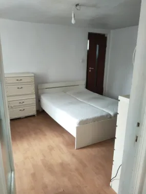 Apartament la casa de inchiriat