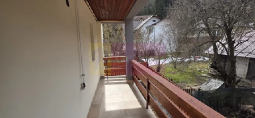 Apartament 2 camere, etaj 1, de vanzare in Busteni