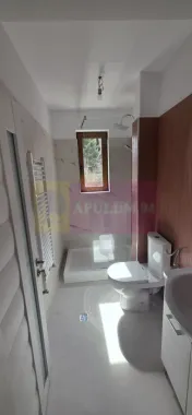 Apartament 2 camere, etaj 1, de vanzare in Busteni