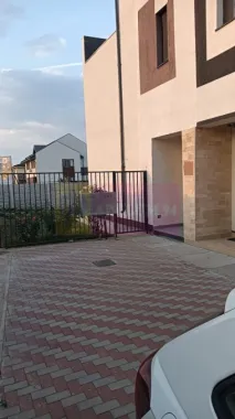 Vila tip duplex Otopeni- 23 August.