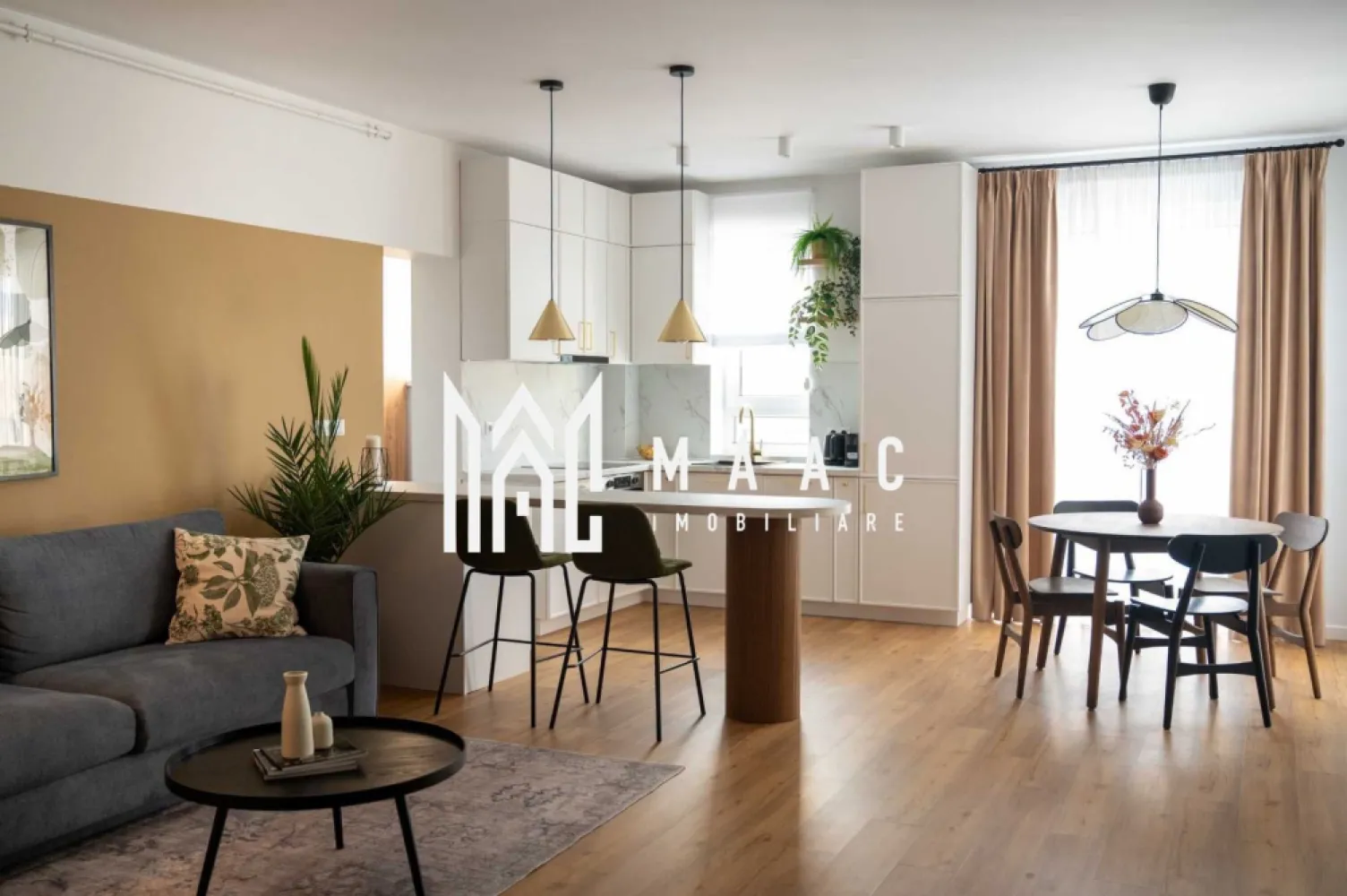 Apartament 2 camere | 78 mp I Balanta Residence - Maac Imobiliare ofera spre inchiriere apartament 2 camere mobilat si utilat in Balanta Residence
 
Accesul se face într-un hol de acces, un living cu bucatarie open+space, camara, dormitor, baie.

Compartimentare: hol, living cu bucătărie open-space, camară de depozitare, dormitor, baie.

Dotări bucătărie: cuptor electric, plită, frigider, mașină de spălat vase, cuptor cu microunde și veselă completă.
Aer condiționat, TV smart, spații ample de depozitare.

Finisaje și mobilier premium.
Incalzirea se realizeaza prin pardoseală, centrala proprie.

Terasă de 12 mp.
Loc de parcare în fața blocului.
Prima inchiriere.

Pozitionare avantajoasa: supermarket-uri lângă bloc, promenada Mall, aproape de centrul istoric. 
Zonă modernă, sigură și foarte bine conectată, cu o comunitate frumoasă și liniștită.

Se percepe garantie in cuantumul unei chirii lunare.

Pentru mai multe detalii, vă rugăm sa ne contactați, specificand ID: CP2814877