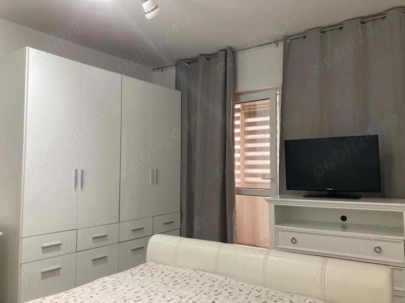 Inchiriez Ap 2 cam zona foarte buna AUREL VLAICU 2 min MALL PROMENADA! - Apartament mobilat, utilat complet la 2 minute de mers pe jos de Mall Promenada și metrou Aurel Vlaicu. Asa cum se vede din imagini apartamentul arata foarte bine, este intretinut,utilat si mobilat complet, cu toate utilitatile! Va astept la vizionare! Mentionez ca nu accept animale de companie!!
Sector 1, Str Căpâlna,nr 2,ap 4 4, cu 2 balcoane, 2 aere condiționate, mobila dormitor mobexpert, mobila sufragerie jisk, internet și cablu TV incluse,LOC DE PARCARE INCLUS.
 
Pentru mai multe detalii, rog contact telefonic whatsapp la numarul :