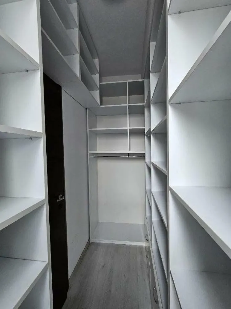 Inchiriez apartament zona Palatul Parlamentului, Marriott, Catedrala Neamului. - Va oferim spre închiriere acest apartament lux si smart cu 2 camere, avand sisteme moderne inclusiv interfon cu camera video, situat central, in imediata vecinătate de Palatul Parlamentului, 13 Septembrie, Bdul Libertăţii, Unirii, Parc Izvor, Catedrala Neamului etc

Apartamentul se află într-un bloc nou construit la etajul 1, are o suprafaţă generoasă cu living open space, dormitor, terasă in suprafaţă de 20m patrati şi boxa mare, dressing.

Este dotat cu centrală termică proprie, aer condiţionat, maşină de spălat, televizoare etc

Pentru detalii şi vizionari nu ezitaţi să mă contactaţi