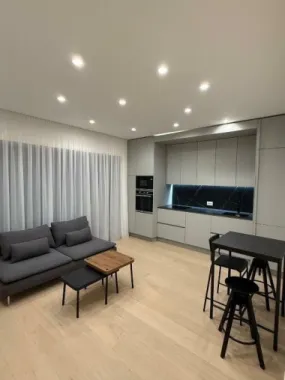 Închiriere apartament 2 camere cu vedere spectaculoasă la Sky Tower şi Promenada