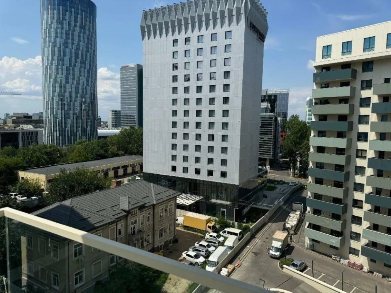 Închiriere apartament 2 camere cu vedere spectaculoasă la Sky Tower şi Promenada