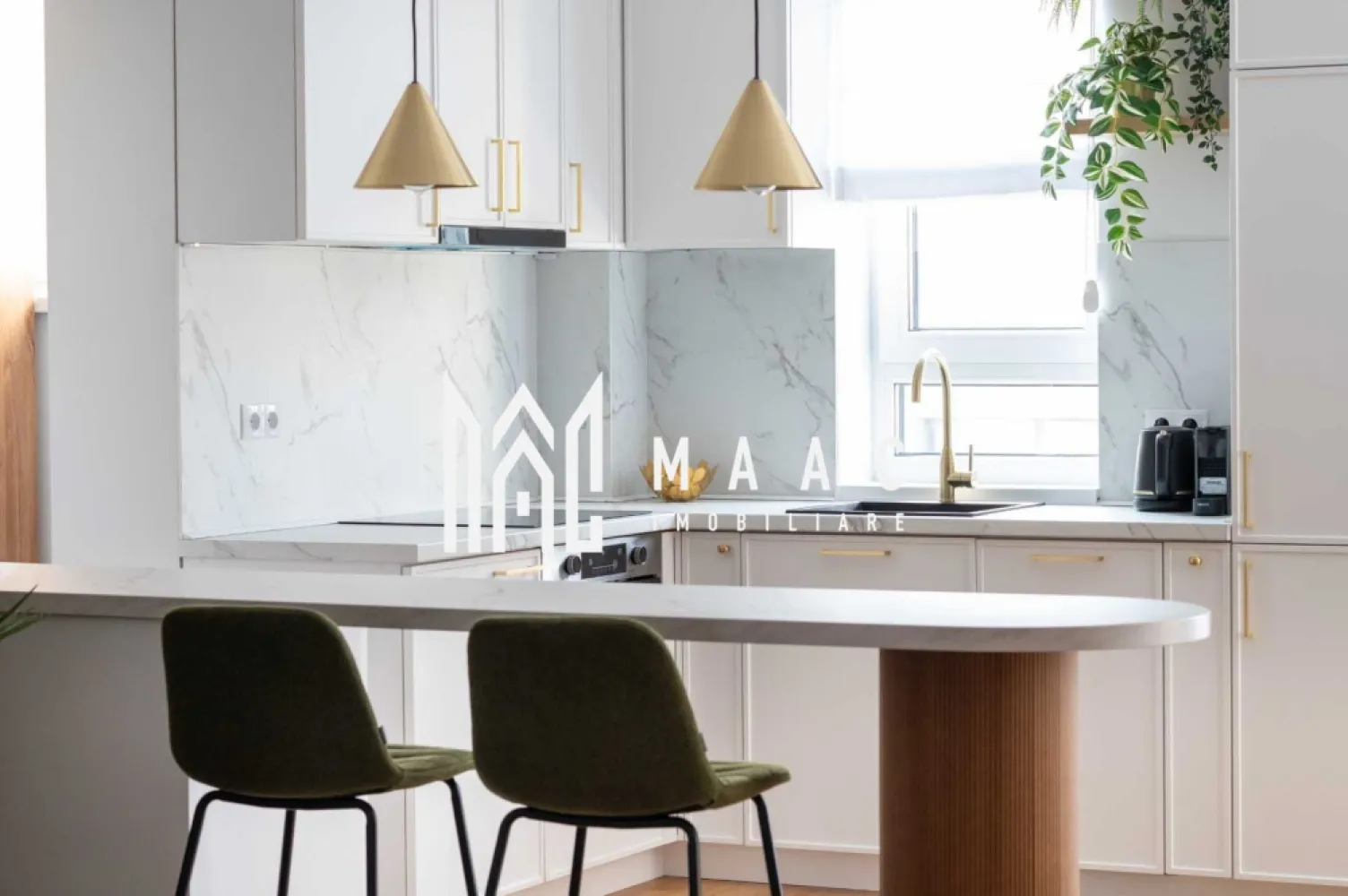 Apartament 2 camere | 78 mp I Balanta Residence - Maac Imobiliare ofera spre inchiriere apartament 2 camere mobilat si utilat in Balanta Residence
 
Accesul se face într-un hol de acces, un living cu bucatarie open+space, camara, dormitor, baie.

Compartimentare: hol, living cu bucătărie open-space, camară de depozitare, dormitor, baie.

Dotări bucătărie: cuptor electric, plită, frigider, mașină de spălat vase, cuptor cu microunde și veselă completă.
Aer condiționat, TV smart, spații ample de depozitare.

Finisaje și mobilier premium.
Incalzirea se realizeaza prin pardoseală, centrala proprie.

Terasă de 12 mp.
Loc de parcare în fața blocului.
Prima inchiriere.

Pozitionare avantajoasa: supermarket-uri lângă bloc, promenada Mall, aproape de centrul istoric. 
Zonă modernă, sigură și foarte bine conectată, cu o comunitate frumoasă și liniștită.

Se percepe garantie in cuantumul unei chirii lunare.

Pentru mai multe detalii, vă rugăm sa ne contactați, specificand ID: CP2814877