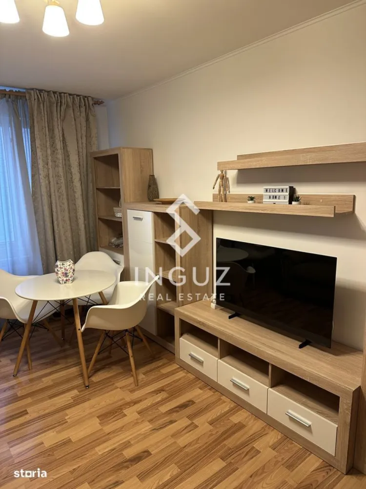 Apartament 3 camere de închiriat | Nicolae Grigorescu – Titan - Apartament 3 camere de închiriat | Nicolae Grigorescu – Titan

📍 Sector 3 – zona Titan / Nicolae Grigorescu
La doar 7 minute de metrou Nicolae Grigorescu

📐 Detalii apartament:
3 camere
Suprafață: 70 mp
Compartimentare: decomandat
Etaj: 5 / 8
Complet mobilat și utilat
⚙️ Dotări și beneficii:

✔ Aer condiționat
✔ WiFi
✔ Dressing mare pe toată lungimea holului
✔ Bucătărie complet utilată (frigider, aragaz, cuptor, mașină de spălat vase)
✔ Mașină de spălat rufe
✔ Televizoare în camere
✔ Balcon închis (extensie bucătărie)
✔ Costuri de întreținere reduse
✔ Apartament izolat (cald iarna)

📍 Localizare excelentă:
4 min – Profi
5 min – piață agroalimentară
15 min – Parcul IOR
Transport: metrou, tramvai 27, autobuze 102, N111, N113, N103
Școli: 92, 112, 20
Grădinițe: 232, 241, 211
💡 Avantaje:

✔ Zonă curată și liniștită
✔ Bloc anvelopat
✔ Ideal pentru familie
✔ Acces rapid către toate punctele de interes

💰 Preț: 540 € / lună (negociabil)

💰 Garanție: 1 lună
💰 Comision: 50%

📞 +40 774 017 567
📞 +40 724 922 092
✉️ info.inguzrealestate.com

Inguz Real Estate
Simplu. Rapid. Fără pierdere de timp.