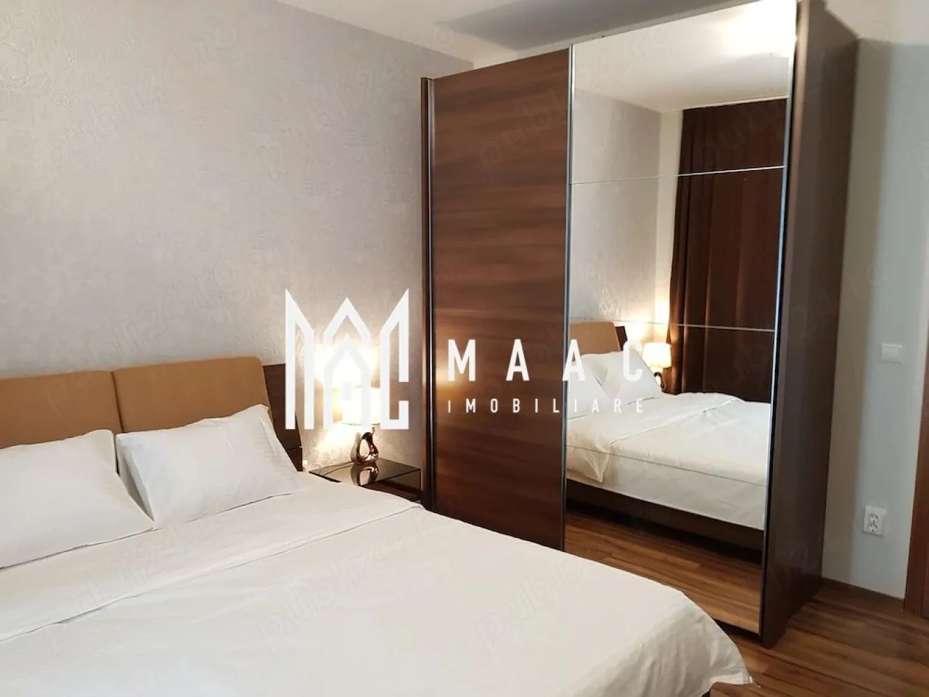 Apartament 2 camere | Balcon | Etaj 2 | 60 MPU | Central - MAAC Imobiliare vă propune spre închiriere un apartament cu 2 camere, ideal pentru 1-2 persoane, situat într-o zonă accesibilă din Sibiu.

Detalii apartament
Compartimentare:
living
dormitor
baie (cu mașină de spălat)
bucătărie complet utilată
balcon mobilat
Dotări
Centrală termică proprie
Plită
Cuptor cu microunde
Filtru cafea
Prăjitor pâine
Mobilat și utilat complet
Condiții închiriere
Chirie: 420 €/lună
Garanție: 500 €
Pentru 1-2 persoane
Nu se acceptă animale de companie
Nu se acceptă fumători
Contract înregistrat la ANAF
Avantaje
Gata de mutare imediată
Spațiu practic și bine organizat
Potrivit pentru cuplu sau persoană singura

Pentru mai multe informații sau pentru a programa o vizionare, nu ezitați să ne contactați, specificand ID: CP2997172