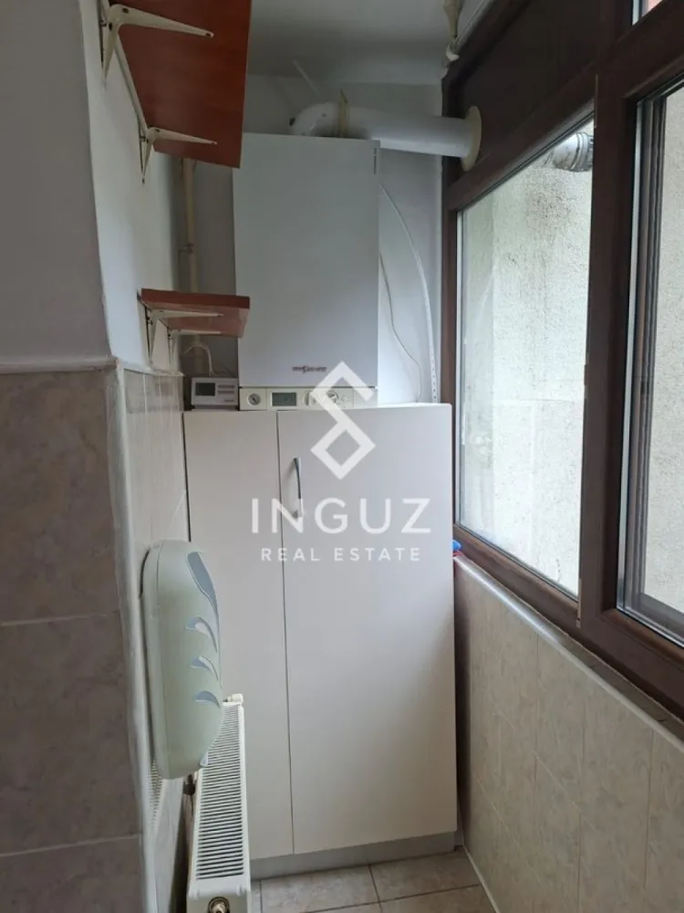De închiriat | Apartament 3 camere | Doamna Ghica – Tei | București - De închiriat | Apartament 3 camere | Doamna Ghica – Tei | București

Un apartament bine poziționat într-una dintre cele mai accesibile zone din nord-estul Bucureștiului, ideal pentru cei care vor acces rapid către centru, dar și liniște pentru locuit.

Detalii apartament:
Suprafață: 70 mp
Compartimentare: decomandat
Etaj: 5 / 8
Preț: 580 € / lună

Zonă & puncte de interes:
Situat în zona Doamna Ghica – Tei, o zonă dezvoltată, cu toate facilitățile aproape:

Acces rapid către artere principale (Colentina, Petricani, Obor)
Legătură directă cu centrul orașului (Universitate, Piața Obor)
Transport public în apropiere (autobuz și tramvai)
Aproape de Veranda Mall și Piața Obor
În apropiere de universități și centre educaționale
Parcuri și spații verzi: Parcul Tei și Parcul Plumbuita
Supermarketuri, farmacii, bănci și servicii zilnice la câteva minute
Acces facil către zona Pipera și centrele de business

De ce această zonă:
Zonă bine conectată, dar liniștită
Potrivită pentru familii sau persoane active
Totul la îndemână, fără deplasări lungi
Ideală pentru locuire pe termen lung

Preț: 580 € / lună
Comision: 50%

📞 +40 774 017 567
📞 +40 724 922 092
✉️ info.inguzrealestate.com

Inguz Real Estate
Simplu. Rapid. Fără pierdere de timp.