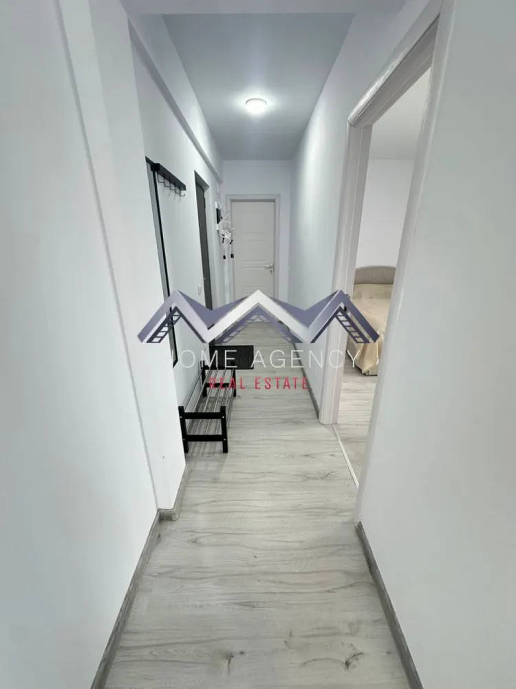 Apartament 2 camere Otopeni + terasă 30 mp | prima închiriere - Dacă visezi la un apartament luminos, spațios și bine amplasat, tocmai l-ai găsit! 
Acest apartament cu 2 camere, situat într-o zonă accesibilă și bine conectată la toate punctele de interes din Otopeni este pregătit să devină noua ta casă. Cu o suprafață utilă de 50 mp și o terasă impresionantă de 30 mp, acest spațiu oferă combinația ideală între confort și funcționalitate. 

Living-ul generos, unit cu bucătăria open space și zona de luat masa, creând o atmosferă elegantă, spațioasă și primitoare, ideală atât pentru relaxare, cât și pentru momentele petrecute cu cei dragi. Ferestrele mari lasă lumina naturală să pătrundă din plin și îți asigură lumină pe tot parcursul zilei. În plus, terasa spațioasă devine un loc perfect pentru seri relaxante, dimineți liniștite sau întâlniri cu prietenii, fiind un adevărat colț de liniște în mijlocul orașului. 

Apartamentul este la prima închiriere, astfel că te vei bucura de un spațiu impecabil, amenajat cu atenție la detalii și dotat cu tot ce ai nevoie pentru un stil de viață modern și confortabil. Ai la dispoziție un loc de parcare dedicat, ceea ce înseamnă că nu vei mai pierde timp căutând unde să parchezi, iar accesul către toate zonele importante ale orașului și nu numai este foarte rapid și facil. 

Dacă îți dorești un apartament primitor, spațios și bine poziționat, acesta este alegerea perfectă. 
Contactează-mă pentru mai multe detalii sau pentru a programa o vizionare!