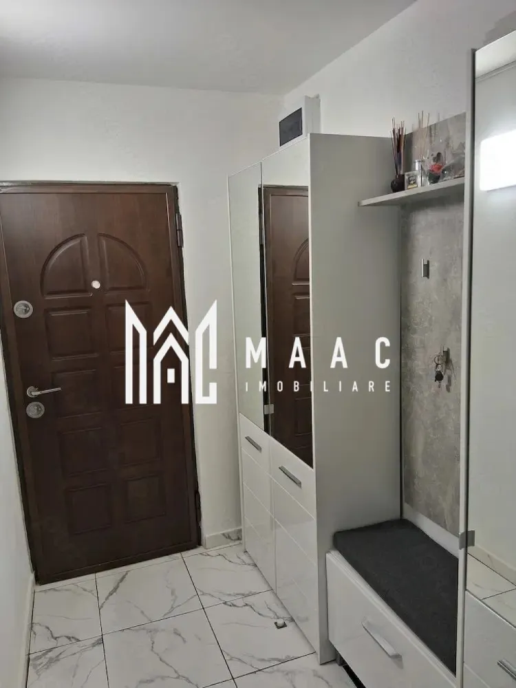 Garsonieră | 30 MPU | Complet renovată | Lazaret - MAAC Imobiliare va propune spre vanzare o garsoniera, situata la parter înalt, în cartierul Lazaret, o zonă liniștită și bine conectată la punctele de interes ale orașului.

Detalii principale:
suprafață utilă: 30 mp
compartimentare: decomandată
etaj: parter înalt
complet renovat recent
se vinde mobilat și utilat

Compartimentare:
cameră spațioasă
bucătărie separată
baie
hol

Dotări și îmbunătățiri:
instalații electrice și sanitare schimbate
finisaje moderne
mobilat și utilat complet

Alte avantaje:
pivniță inclusă (spațiu suplimentar de depozitare)
zonă liniștită, cu acces facil către magazine, transport public și alte facilități
ideal pentru locuință sau investiție (închiriere)

 Mutare imediată
 Costuri reduse de întreținere
 Oportunitate excelentă
 
Pentru mai multe detalii sau pentru a programa o vizionare, vă rugăm să ne contactați specificând ID: CP3005481