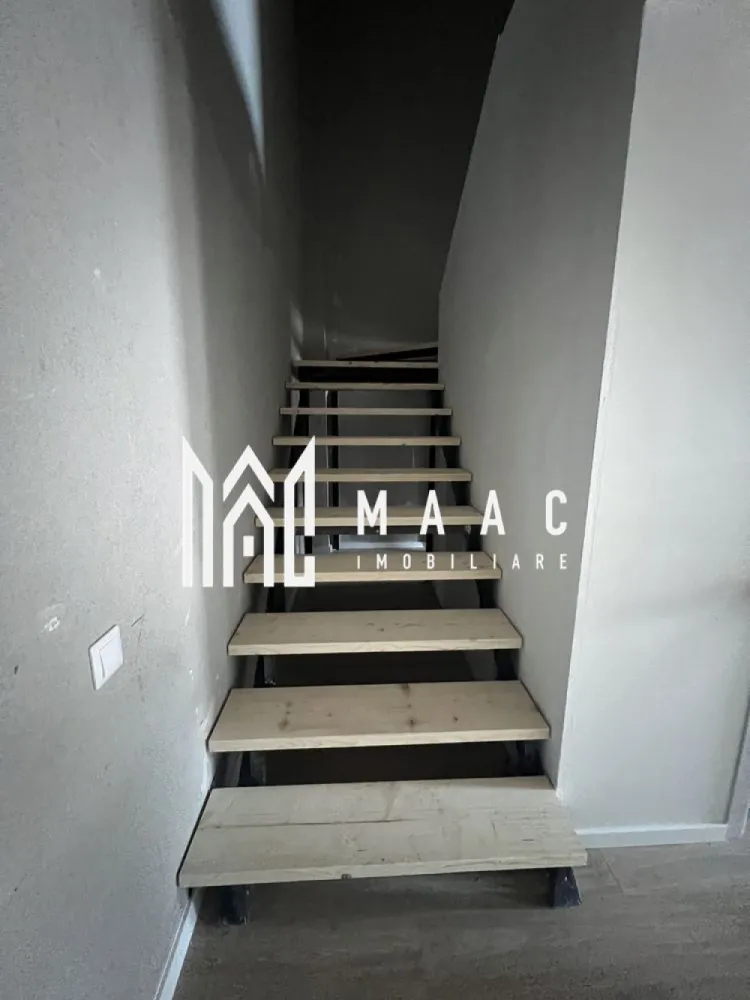 Apartament 4 CamereI Decomandat I Etaj 3I Parcare I Turnisor - Se oferă spre vânzare un apartament spațios cu 4 camere, situat în cartierul Turnișor, într-o zonă liniștită și în continuă dezvoltare, ideal pentru familie.

Detalii principale:
suprafață utilă: 84 mp
compartimentare: decomandată
dispus pe 2 niveluri
pod pe toată suprafața apartamentului
2 băi
2 balcoane
loc de parcare în curtea interioară

Finisaje și stadiu predare:
se predă la stadiul de alb
încălzire în pardoseală
posibilitate de amenajare completă după propriul gust

Avantaje:
compartimentare ideală pentru familie
spații generoase și bine organizate
pod util pentru depozitare sau amenajare suplimentară
loc de parcare inclus
zonă liniștită, cu acces facil către oras

Preț:
1850 €/mp – un raport excelent pentru această tipologie și suprafață, oferind un foarte bun potențial de personalizare și investiție.

 Ideal pentru locuință proprie
 Posibilitate de amenajare exact după preferințe
 Oportunitate bună într-o zonă în dezvoltare

Pentru informati si vizionari: CP 2856240
