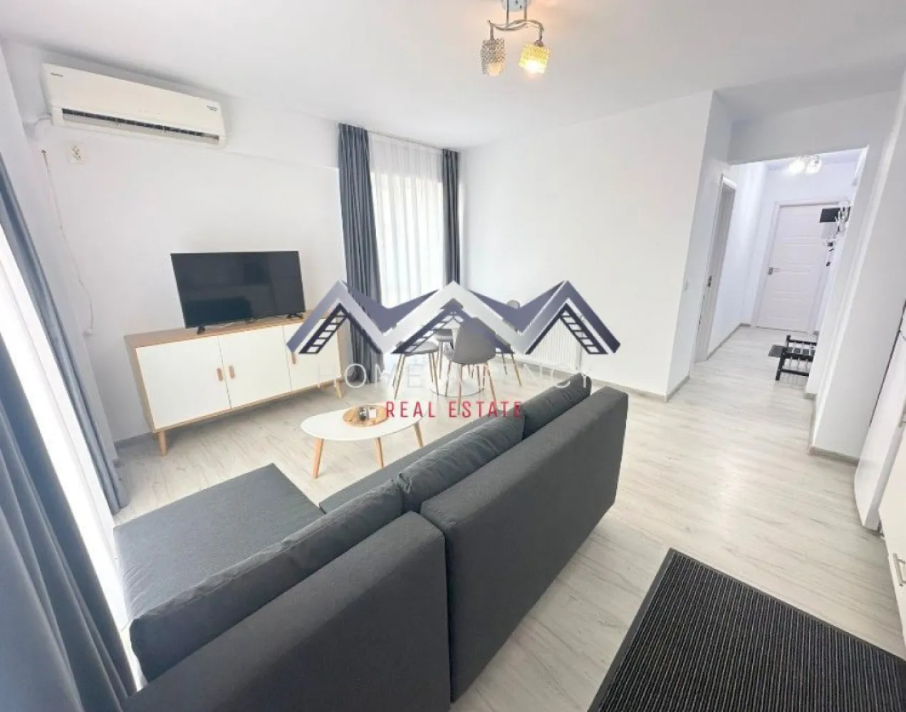 Apartament 2 camere Otopeni + terasă 30 mp | prima închiriere - Dacă visezi la un apartament luminos, spațios și perfect amplasat, tocmai l-ai găsit! 
Acest apartament cu 2 camere, situat într-o zonă accesibilă și bine conectată la toate punctele de interes din Otopeni este pregătit să devină noua ta casă. Cu o terasă impresionantă de 30 mp, acest spațiu oferă combinația ideală între confort, eleganță și funcționalitate. 

Living-ul generos, unit cu bucătăria open space și zona de luat masa, creând o atmosferă elegantă, spațioasă și primitoare, ideală atât pentru relaxare, cât și pentru momentele petrecute cu cei dragi. Ferestrele mari lasă lumina naturală să pătrundă din plin, iar orientarea Nord-Vest îți asigură lumină pe tot parcursul zilei. În plus, terasa spațioasă devine un loc perfect pentru seri relaxante, dimineți liniștite sau întâlniri cu prietenii, fiind un adevărat colț de liniște în mijlocul orașului. 

Apartamentul este la prima închiriere, astfel că te vei bucura de un spațiu impecabil, amenajat cu atenție la detalii și dotat cu tot ce ai nevoie pentru un stil de viață modern și confortabil. Ai la dispoziție un loc de parcare dedicat, ceea ce înseamnă că nu vei mai pierde timp căutând unde să parchezi, iar accesul către toate zonele importante ale orașului și nu numai este foarte rapid și facil. 

Dacă îți dorești un apartament primitor, spațios și bine poziționat, acesta este alegerea perfectă. 
Contactează-mă pentru mai multe detalii sau pentru a programa o vizionare!