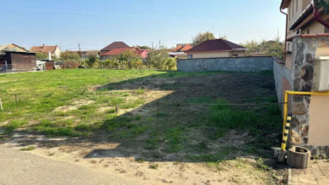 Teren intravilan com Bors, 563 mp, 32 ml front- Pret 36.000 euro neg