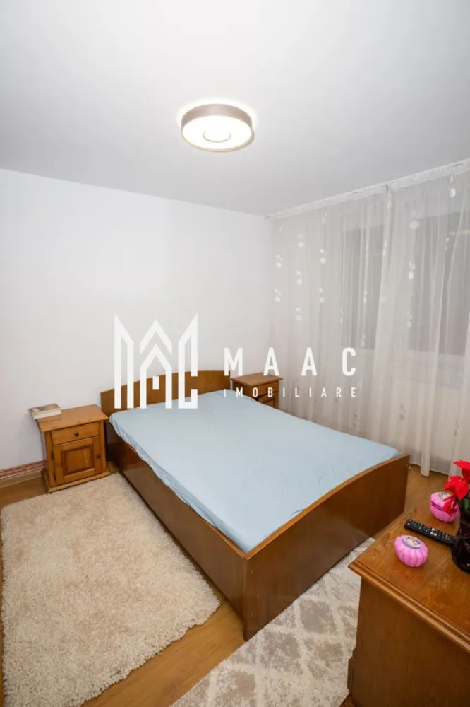 Apartament 2 camere Parter | Zona Centrala - ID CP3005832 – Apartament 2 camere, parter, str. Dacia – ideal locuință sau spațiu comercial | MAAC IMOBILIARE

MAAC IMOBILIARE vă propune spre vânzare un apartament cu 2 camere, situat la parter, pe strada Dacia din Râmnicu Vâlcea, într-o zonă intens circulată, cu multiple spații comerciale la parter – ideal atât pentru locuit, cât și pentru desfășurarea unei activități comerciale (cu obținerea avizelor necesare).

 Suprafață: 46 mp 
 Compartimentare: semidecomandat
 Poziționare excelentă, cu deschidere directă la strada Dacia

Compartimentare:
Living
Dormitor
Bucătărie
Baie (cu geam pentru aerisire)
Balcon
Dotări și beneficii:
Renovare integrală
Centrală termică proprie
Baie complet renovată, cu duș încastrat
Se vinde mobilat și utilat, exact ca în fotografii
Disponibil imediat

Apartamentul este îngrijit și gata de locuit, fără a necesita investiții suplimentare.

Datorită poziției stradale și a vadului comercial foarte bun, proprietatea reprezintă o oportunitate excelentă pentru birou, salon, cabinet sau alte activități comerciale.

 Pentru mai multe detalii și programarea unei vizionări, contactați MAAC IMOBILIARE și menționați codul CP3005832.