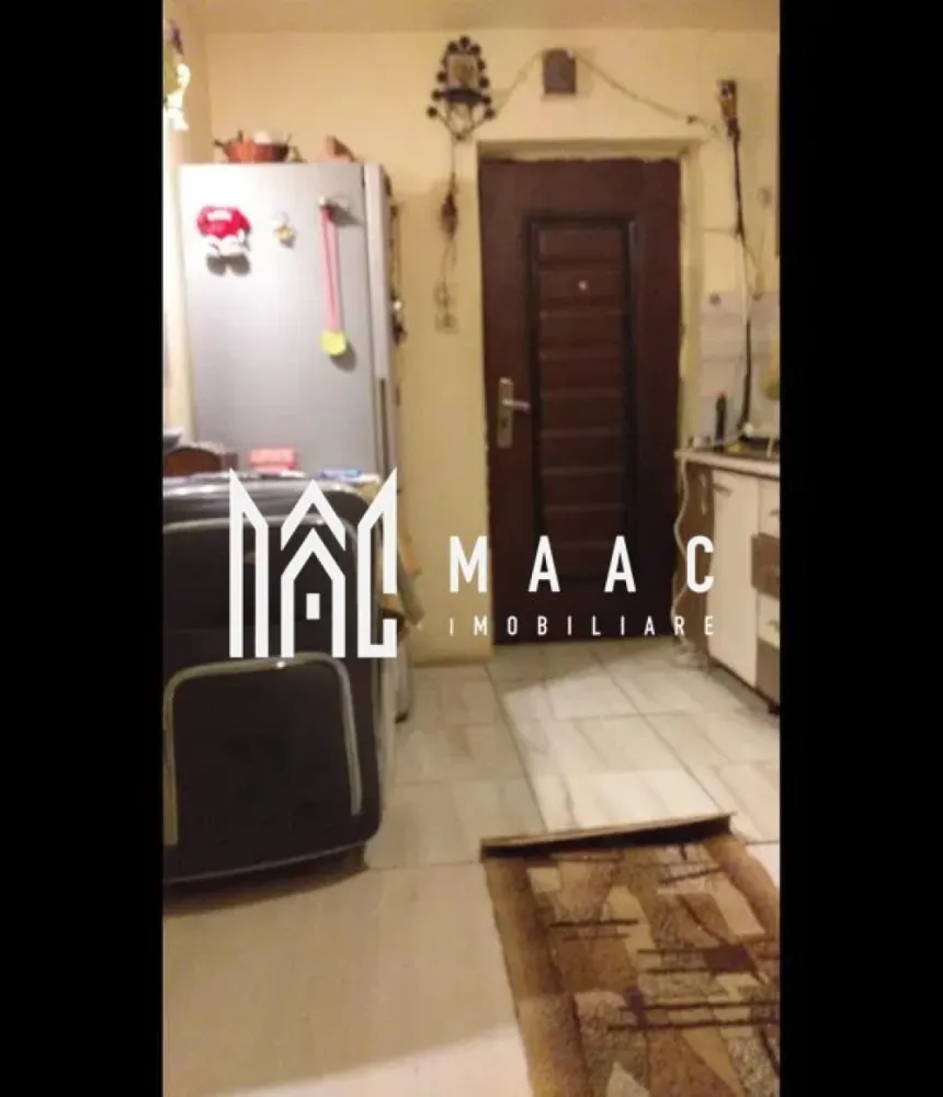 Garsoniera | Etaj 2 | 10 MP | Cisnadie - MAAC Imobiliare vă propune spre vânzare o garsonieră situată în Cisnădie, ideală pentru investiție.

Caracteristici:
Suprafață utilă: 10 mp
Etaj: 2 din 4
Dispune de geamuri termopan.
Încălzirea se realizează prin convector electric.
Baia este situată pe hol și este comună.

Pentru mai multe detalii precizati telefonic ca ati vazut anuntul cu ID: CP2813296