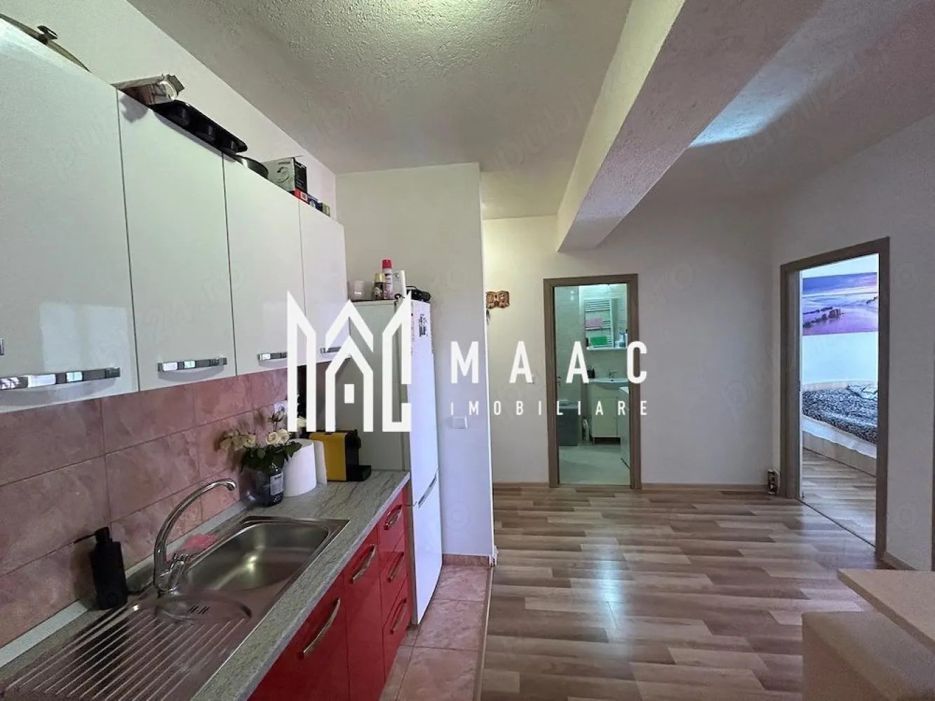 Apartament 2 camere decomandate | 45 mp | Etaj 7 | Doamna Stanca - MAAC Imobiliare vă propune spre vânzare un apartament cu 2 camere decomandate, situat pe strada Doamna Stanca, într-un imobil modern din Sibiu.

Caracteristici principale
 Suprafață utilă: 45,03 mp
 compartimentare decomandată
 situat într-un bloc cu 10 etaje
 imobil prevăzut cu 2 lifturi (pentru confort și siguranță)

Avantaje
 compartimentare eficientă, ideală pentru locuit sau investiție
 bloc dotat cu două lifturi, asigurând acces facil
 zonă în dezvoltare, cu acces rapid către puncte de interes

 Preț: 90.000 € (ușor negociabil)
Apartamentul reprezintă o alegere excelentă pentru cei care caută o locuință practică sau o investiție sigură.

 Pentru mai multe detalii sau pentru programarea unei vizionări, vă rugăm să ne contactați și să menționați ID-ul proprietății: CP3005787.