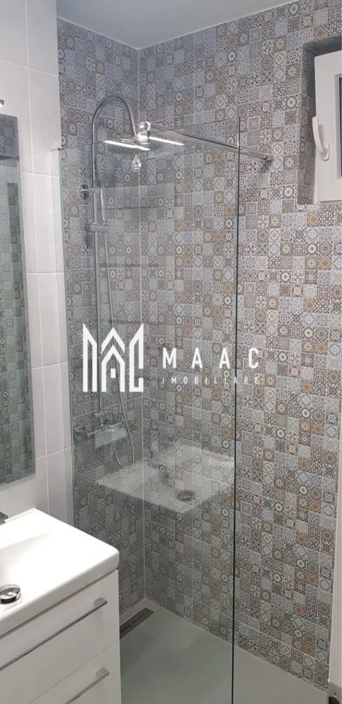Apartament 2 Camere | 63Mp | Zona Mihai Viteazul - MAAC Imobiliare vă propune spre închiriere un apartament decomandat, cu o suprafață de 63 mp, situat la etajul 6 din 10 al unui imobil modern. Detalii și avantaje: Suprafață: 63 mp Balcon luminos cu vedere frumoasă asupra orașului Aer condiționat Finisaje de calitate superioară, design interior modern Prima închiriere – totul este nou și pregătit pentru viitorul chiriaș Fără animale de companie Locație excelentă: Apartamentul se află într-o zonă bine conectată, aproape de centre comerciale, restaurante și zone de recreere. În apropiere se află Universitatea "Lucian Blaga", instituții de învățământ și parcuri ideale pentru relaxare. Transportul public este ușor accesibil, oferind conexiuni rapide către principalele puncte de interes din oraș. Apartamentul oferă confort, lumină naturală și un ambient primitor — alegerea ideală pentru cei care caută un cămin modern și elegant. Pentru mai multe detalii sau pentru a programa o vizionare, vă rugăm să ne contactați menționând ID:CP2813289