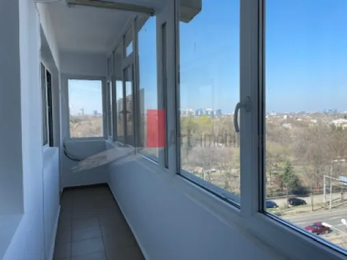 3 camere vizavi de parcul Plumbuita