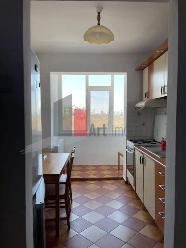 3 camere vizavi de parcul Plumbuita